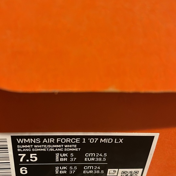 Women's Nike Air Force 1 - Picture 11 of 15